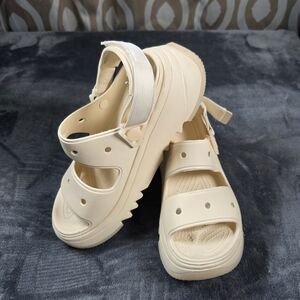 Crocs Classic Hiker Xscape Sandal Vanilla unisex shoes Mens 7 Womens 9